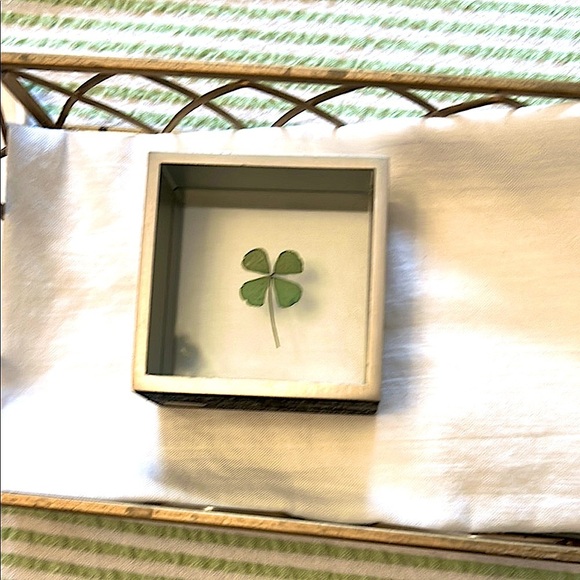 Handmade Other - Modern Framed Four-Leaf Clover Lucky Glass Silver Steel Art Set of 2 Naturalism